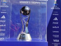 El trofeo del Mundial Juvenil arribó a la capital regional como parte de su gira nacional. Autoridades destacaron el orgullo de ser sede y adelantaron medidas para recibir a los visitantes en la primera doble fecha.