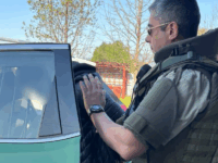 Cuatro sujetos fueron detenidos en flagrancia cuando intentaban ingresar al Colegio Lo de Cuevas. Horas antes habían sustraído especies desde la Escuela de Lo Miranda.
