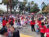 Los corazones de miles latieron al ritmo de la cueca en la capital del mimbre, donde cada pañuelo ondeante se convirtió en un símbolo de la herencia cultural que une la ciudad.