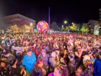 La Plaza de Los Héroes se transformó en el punto de encuentro para rancagüinos y visitantes, que disfrutaron del Fan Fest con música, gastronomía.

