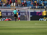 La cuenta la abrieron los galos; empató de penal Sudáfrica, todo durante el primer tiempo, y selló Francia en el complemento.
