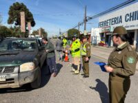 En la instancia se entregó folletería informativa y consejos de seguridad vial, incentivando el autocuidado y la prevención de accidentes en estas celebraciones.