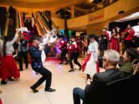 Buffet típicamente dieciochero, promociones especiales y shows imperdibles se tomarán septiembre en el centro de entretención.