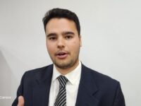 Espera una respuesta en un plazo de 15 días, anticipando que seguirá buscando claridad en la administración.