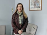 El FES ofrecerá a estudiantes y egresados la posibilidad de retribuir sus estudios según su capacidad económica, reduciendo significativamente los intereses que actualmente se pagan al Estado y a los bancos.