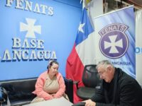 Durante el encuentro, sostuvo un diálogo cercano con Victoria, escuchando sus preocupaciones y ofreciendo palabras de aliento.