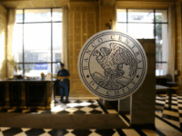 El informe trimestral puso el foco en el salario mínimo y las 40 horas como causas de resultados macroeconómicos en el país.