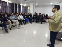 La actividad también incluyó el taller vivencial “Ritmificando el cuerpo individual y colectivo”, a cargo de los musicoterapeutas Stephany Vásquez y David Silva.