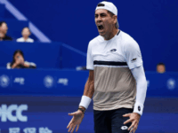 Prensa internacional destaca irrupción del zurdo del puesto 119° al 72° del ranking mundial.