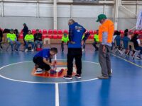 La actividad, organizada por el Cesfam y la Municipalidad, promovió la participación de personas de todas las edades y habilidades.