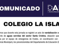 Equipos de Essbio, Emergencia Municipal y el Departamento de Educación (DAEM) están trabajando en el lugar para controlar la situación.