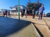 El jefe comunal, junto al equipo SECPLAN, inspeccionó los trabajos, destacando que inversión mejora la calidad de vida de Chimbarongo la comuna que todos queremos.