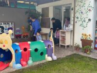 Los participantes practicaron protocolos de evacuación, comunicación y autoprotección, fomentando una cultura de prevención dentro del recinto.