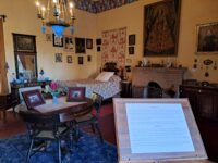 Diversas comunas abrirán sus espacios culturales con actividades gratuitas que incluyen recorridos patrimoniales, música en vivo, talleres, degustaciones y exposiciones que invitan a disfrutar del arte y el patrimonio local bajo las estrellas.
