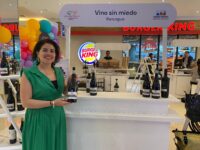 La actividad se desarrolló entre el viernes 10 y el domingo 12 de octubre, y permitió a visitantes y turistas conocer y adquirir productos locales.