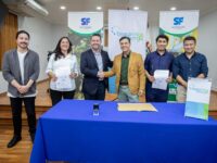El pasado miércoles, en el Salón del Concejo Municipal, el alcalde Pablo Silva Pérez y el gerente general de Tinguiririca Energía, Javier Carrasco, firmaron un importante convenio de colaboración para poner en marcha el proyecto “Vinculación Territorial a través de la Cultura de San Fernando”, iniciativa que busca democratizar el acceso a la cultura en todo el territorio, incluyendo sectores rurales y de difícil acceso.