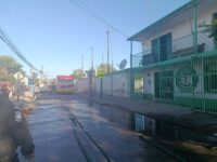 Vecinos destacan la pronta llegada de los servicios de emergencia para controlar la situación.
