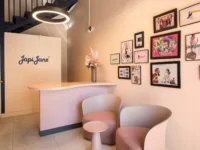 La marca especializada en bienestar sexual fue seleccionada entre 74 empresas para convertirse en proveedora oficial de la cadena.