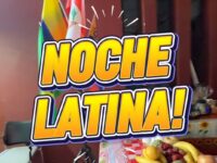 Familias disfrutaron de la “Noche Latina” con música en vivo, gastronomía y coctelería.