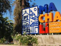 El municipio de Machalí anunció un proyecto para renovar la Plaza de Armas. Sin embargo, algunos manifiestan dudas sobre las prioridades comunales y cuestionan el deterioro del espacio, señalando problemas de seguridad y pérdida del carácter familiar del lugar.