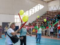La actividad, organizada por el CESFAM Mostazal, reunió a clubes y agrupaciones en una jornada de competencia, recreación y convivencia.