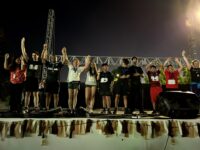 Cientos de vecinos participaron en una noche deportiva con más de 1 hora de actividad.