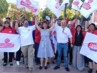 La candidata estuvo acompañada de música y adherentes.