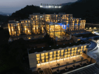 » A la fecha, el centro de entretenimiento ha generado más de $207 mil millones en impuestos.
» La expansión de su hotel —que se inaugurará próximamente y aumentará en 27% su capacidad— se enmarca en el plan de crecimiento de Dreams para los próximos 15 años.