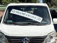 El conductor fue detenido en el lugar. Se trata de A.M.B.B., chileno de 48 años, quien registra siete causas penales y diez reiteraciones policiales.