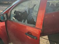 La postulante al Congreso señaló que el ataque no tendría motivaciones delictuales, sino políticas, y aseguró que continuará con su campaña “con más fuerza” pese al daño sufrido.