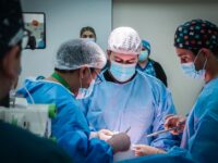 Iniciado en mayo de este año, este innovador programa quirúrgico busca devolver la calidad de vida a pacientes ostomizados de la Región de O’Higgins. Hasta el momento, su tasa de efectividad ha sido del 100%, marcando un precedente en la salud pública regional.