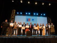 Durante la ceremonia participaron autoridades regionales y representantes del ámbito artístico y patrimonial.