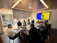 La delegación recorrió el Laboratorio de Gobierno, la Dirección de Seguridad de Santiago, el HUB de Innovación de Providencia y la empresa de reciclaje textil Ecocitex.