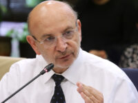 El parlamentario valoró mejoras en derivaciones oncológicas, atención rural y reducción de listas de espera, pero advirtió que el per cápita de la APS sigue pendiente para la Comisión Mixta.