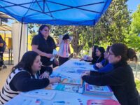 Profesionales entregaron orientación y material educativo en temáticas de prevención y bienestar integral.