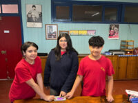 Fluimind, dispositivo sensorial para estudiantes con TDAH, facilita el aprendizaje y la interacción social en el aula.