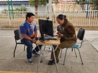 Se debe dejar constancia si es que se encuentra a más de 200 kilómetros de su lugar de votación.