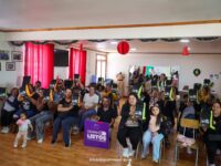 Personas mayores y familias recibieron equipamiento clave para enfrentar cortes de luz y desastres naturales.