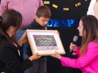 En enero del 2026, Tomás viajará junto a su madre.