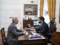 Ambos estuvieron con sus equipos de asesores y luego una reunión privada.