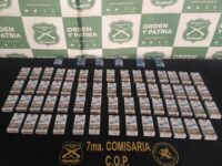 Uno de los sujetos fue aprehendido por infracción a la Ley 20.000, por la venta ilegal de cigarrillos.