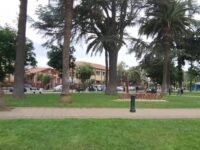 Alrededor de las 09:35 ya es estaban todas las mesas instaladas.