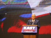 Para ser el Presidente de todos los chilenos, sin exclusiones, anunció su renuncia a la militancia del Partido Republicano.