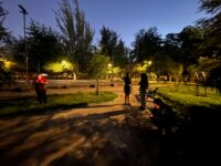 El proyecto ha sido diseñado con un enfoque socioambiental, priorizando el cuidado del ecosistema del parque y la preservación de su flora y avifauna.