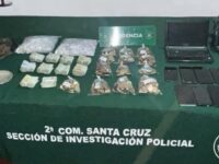 El tercer sujeto fue aprehendido por orden vigente por el delito de amenazas.