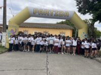 El circuito urbano congregó a una amplia participación de colegios y agrupaciones locales.