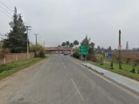 El Concejo Municipal de Rancagua aprobó la adjudicación del proyecto de mejoramiento vial de la calzada Camino a Tuniche, una intervención largamente esperada por la comunidad debido al grave deterioro que presenta esta vía. La obra considera una inversión de $326.308.133, destinada a la construcción de nuevos pavimentos asfálticos y a la sustitución de unidades existentes.