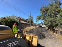 Ayer lunes, comenzaron las obras de mejoramiento vial de calle Olegario Lazo, en el tramo comprendido entre calles José María Palacios y Hermano Fernando de la Fuente, dando respuesta a una sentida necesidad de los vecinos del sector.