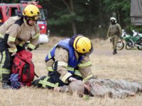 Con un despliegue operativo que incluyó triage en terreno, estabilización de pacientes y coordinación de evacuación aérea, la institución, dependiente del Servicio de Salud O’Higgins, validó procedimientos clave para enfrentar accidentes con múltiples víctimas y mejorar la articulación regional de emergencias.
