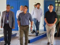 Autoridades fiscalizaron el avance de los trabajos, que ya terminaron la obra gruesa. El recinto contará con climatización, termopaneles y servicios nuevos para el inicio del año escolar.